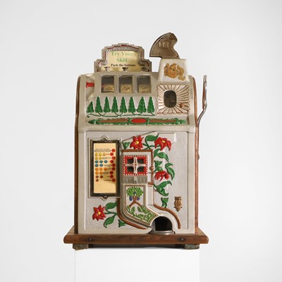 Lot 71 - A Mills Novelty Company jackpot 'Poinsettia' one-armed bandit