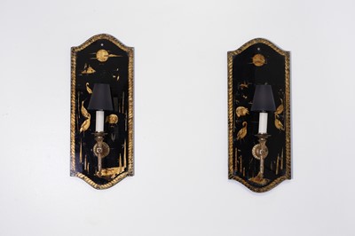 Lot 329 - A pair of verre églomisé wall sconces