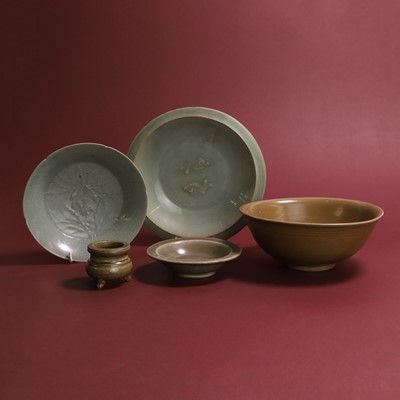 Lot 121 - A collection of Chinese celadon porcelain