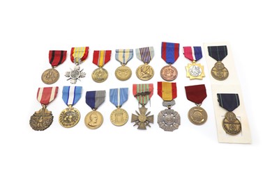 Lot 384 - A collection of medals