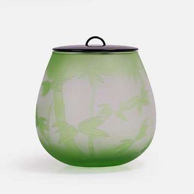 Lot 68 - A Japanese glass mizusashi and cover
