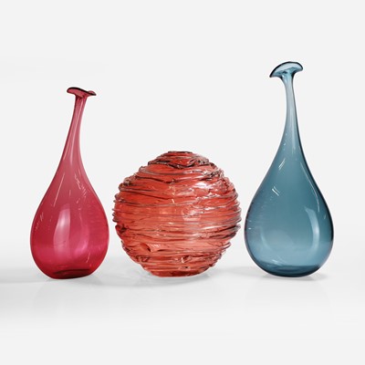 Lot 215 - A collection of William Yeoward glass items