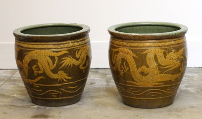 Lot 485 - A pair of dragon planters