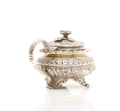 Lot 6 - A George IV silver mustard pot