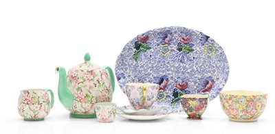 Lot 187 - A Shelley 'Maytime' pattern tea pot
