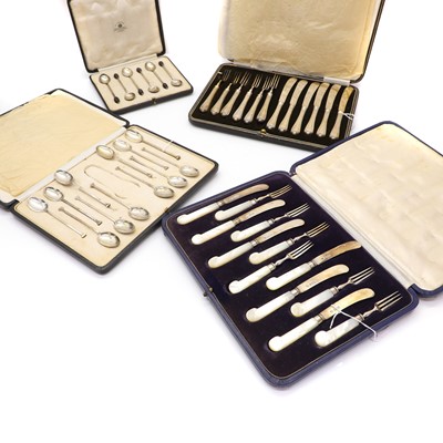 Lot 19 - A collection of silver flatware