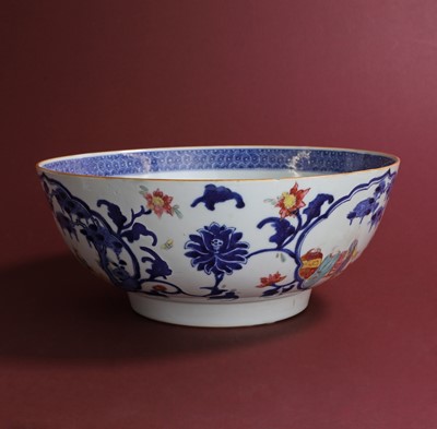Lot 53 - A Chinese famille rose punchbowl