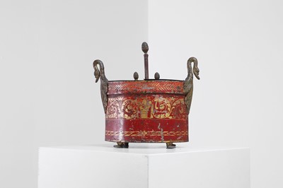 Lot 387 - A Regency toleware egg warmer