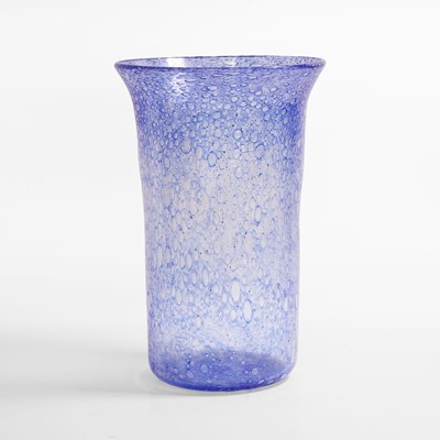 Lot 164 - A Nazeing glass vase