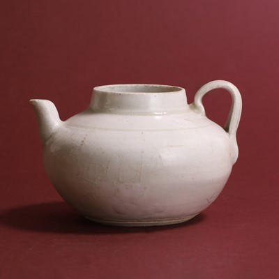 Lot 167 - A Chinese qingbai-glazed teapot