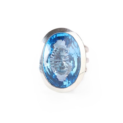 Lot 1093 - A silver blue topaz ring