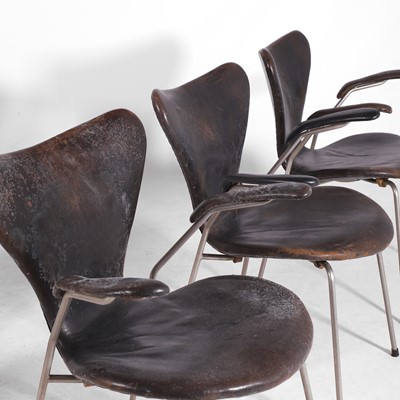 Lot 15 - Arne Jacobsen (Danish, 1902-1971) for Fritz Hansen