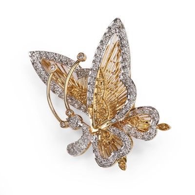 Lot 1074 - A diamond butterfly en-tremblant brooch