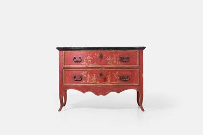 Lot 491 - A painted pine commode