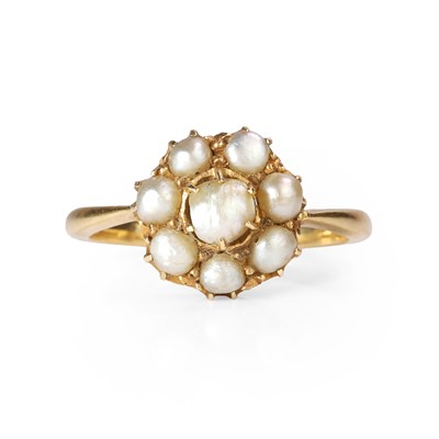 Lot 1013 - A seed pearl coronet cluster ring