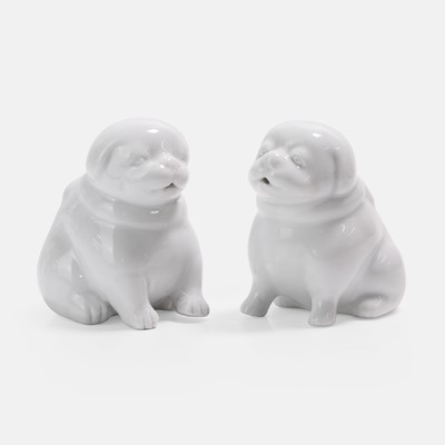 Lot 319 - A pair of Japanese Hirado ware dogs