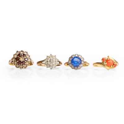 Lot 1190 - A group of gold and gilt metal rings
