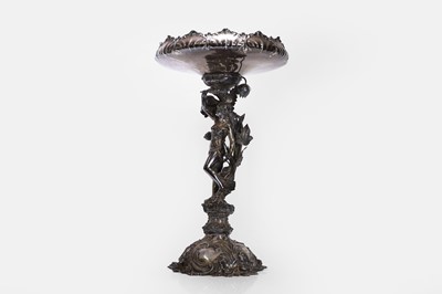 Lot 607 - A silver centrepiece