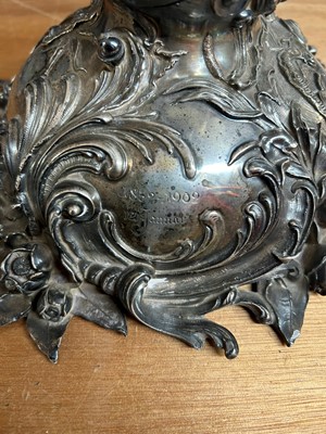 Lot 607 - A silver centrepiece