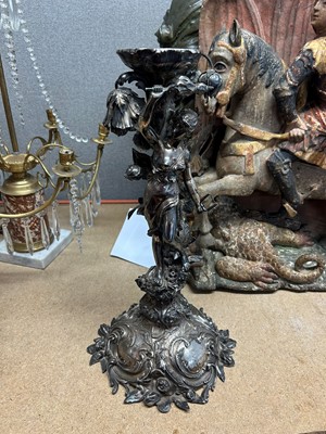 Lot 607 - A silver centrepiece