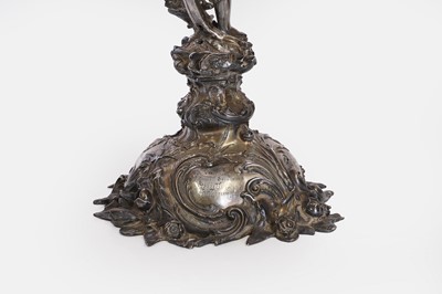 Lot 607 - A silver centrepiece