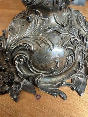 Lot 607 - A silver centrepiece