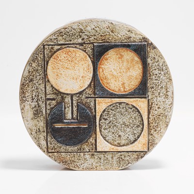 Lot 334 - Troika Pottery