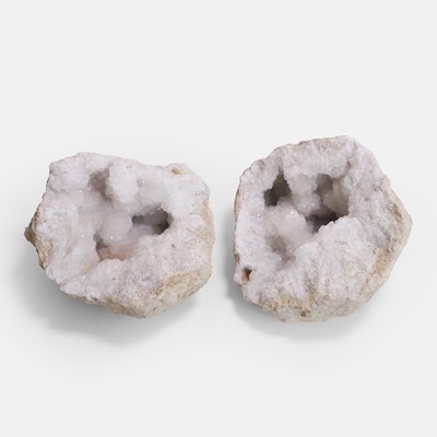 Lot 444 - A white quartz Geode stone