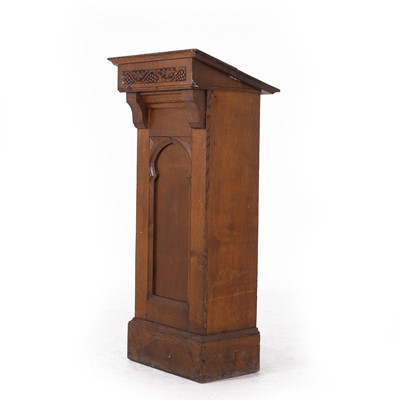 Lot 36 - A Victorian oak lectern