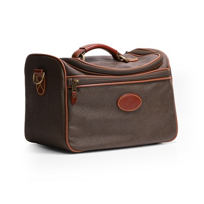 Lot 1474 - A Mulberry soft-sided vanity case