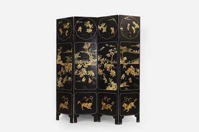 Lot 334 - An export black and gilt lacquer screen