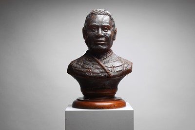 Lot 118 - A large carved kauri gum bust of Maori Chief Tamati Tamaiwhakanehua