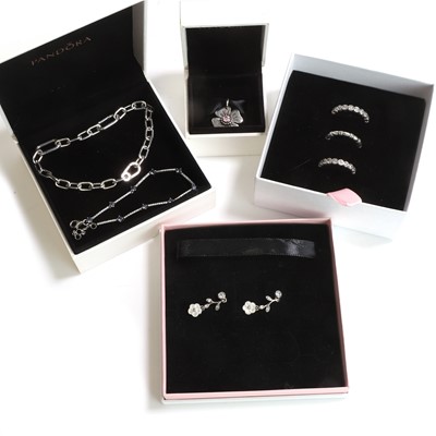 Lot 327 - Pandora