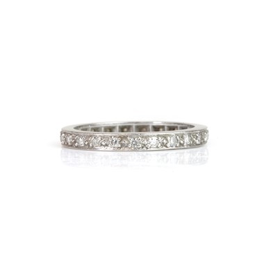 Lot 124 - A diamond full eternity ring