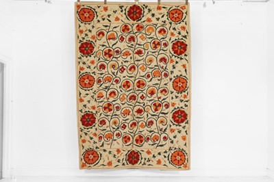 Lot 339 - A suzani-inspired flat-weave wool rug