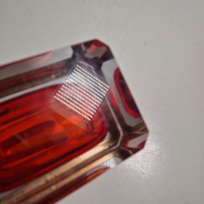 Lot 146 - A Murano glass box and cover