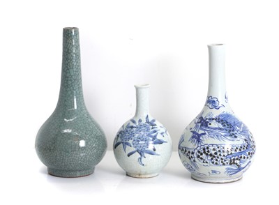 Lot 64 - A group of Asian porcelain items