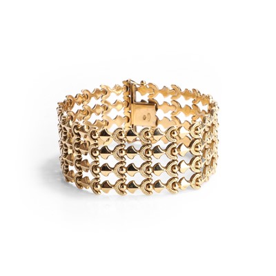Lot 41 - A mid-century Italian gold bracelet
