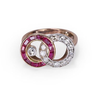 Lot 30 - A ruby and diamond interlocking circle ring