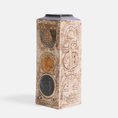 Lot 399 - Eleanor Winning for Troika Pottery