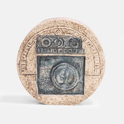 Lot 411 - Troika Pottery