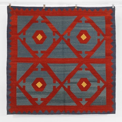 Lot 8 - A kilim flat-weave wool rug