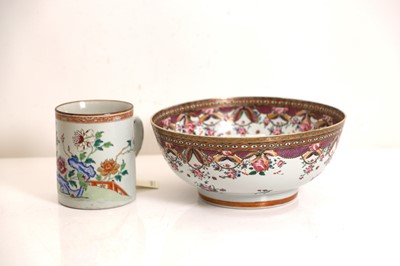 Lot 70 - A Chinese export famille rose porcelain mug