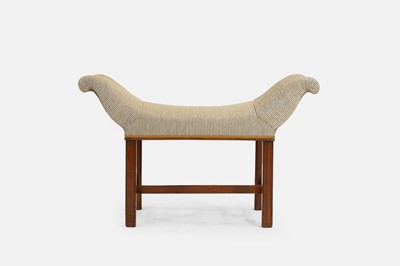 Lot 483 - A George III mahogany window seat