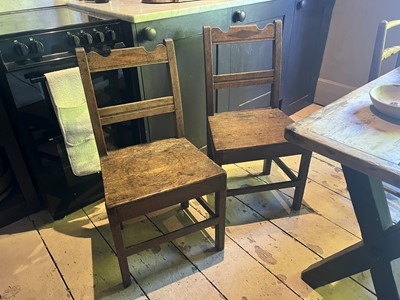 Lot 121 - A pair of oak farmhouse side chairs