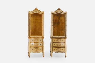 Lot 375 - A pair of painted and parcel-gilt-wooden vitrines