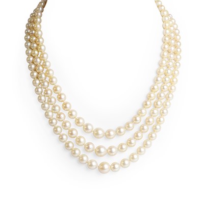 Lot 165 - A three row cultured pearl necklace