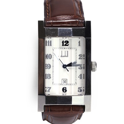 Lot 462 - A stainless steel Dunhill facet quartz strap watch