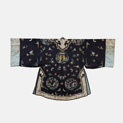 Lot 187 - A Chinese embroidered lady's robe