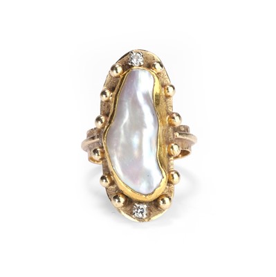 Lot 72 - A baroque pearl ring